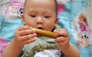 婴儿多大可以添加辅食可以添加什么 宝宝什么时候添加辅食